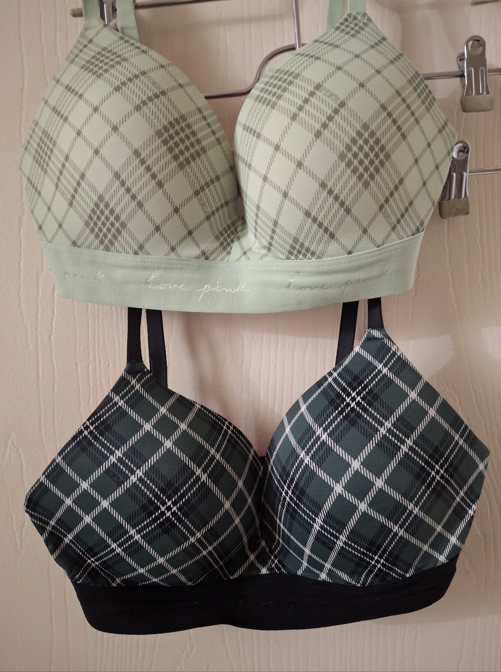 Pink Victorias Secrets Wear Everywear Wireless Pushup Bra 34D Green & Dark Green